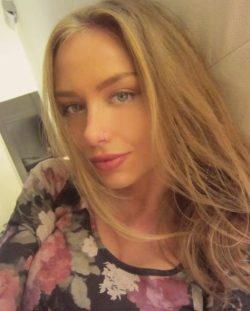 Девушка ищет мужчину в Волгограде для интим досуга Девушка ищет мужчину в Волгограде для интим досуга