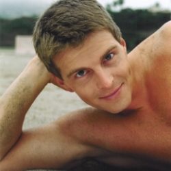 Мужчина ищет девушку для отношений без обязательств Мужчина ищет девушку для отношений без обязательств